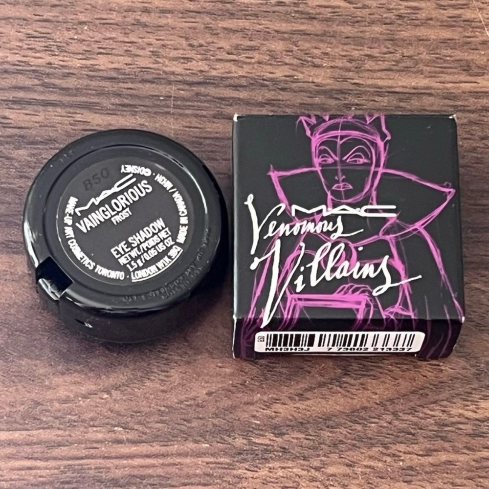 NEW! MAC x DISNEY Venomous Villains Vainglorious Eyeshadow Discontinued - Picture 4 of 4